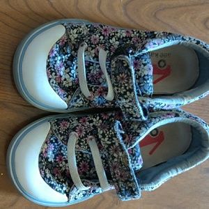 See Kai Run Floral Sneakers